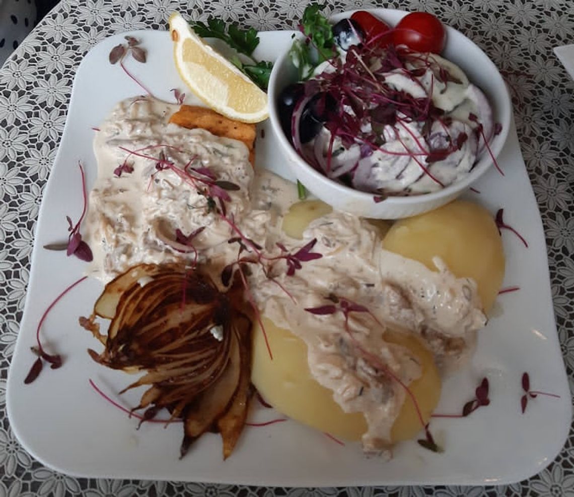 Śledź, flądra i rosół rybny. Gdzie dobrze zjeść nad morzem?
