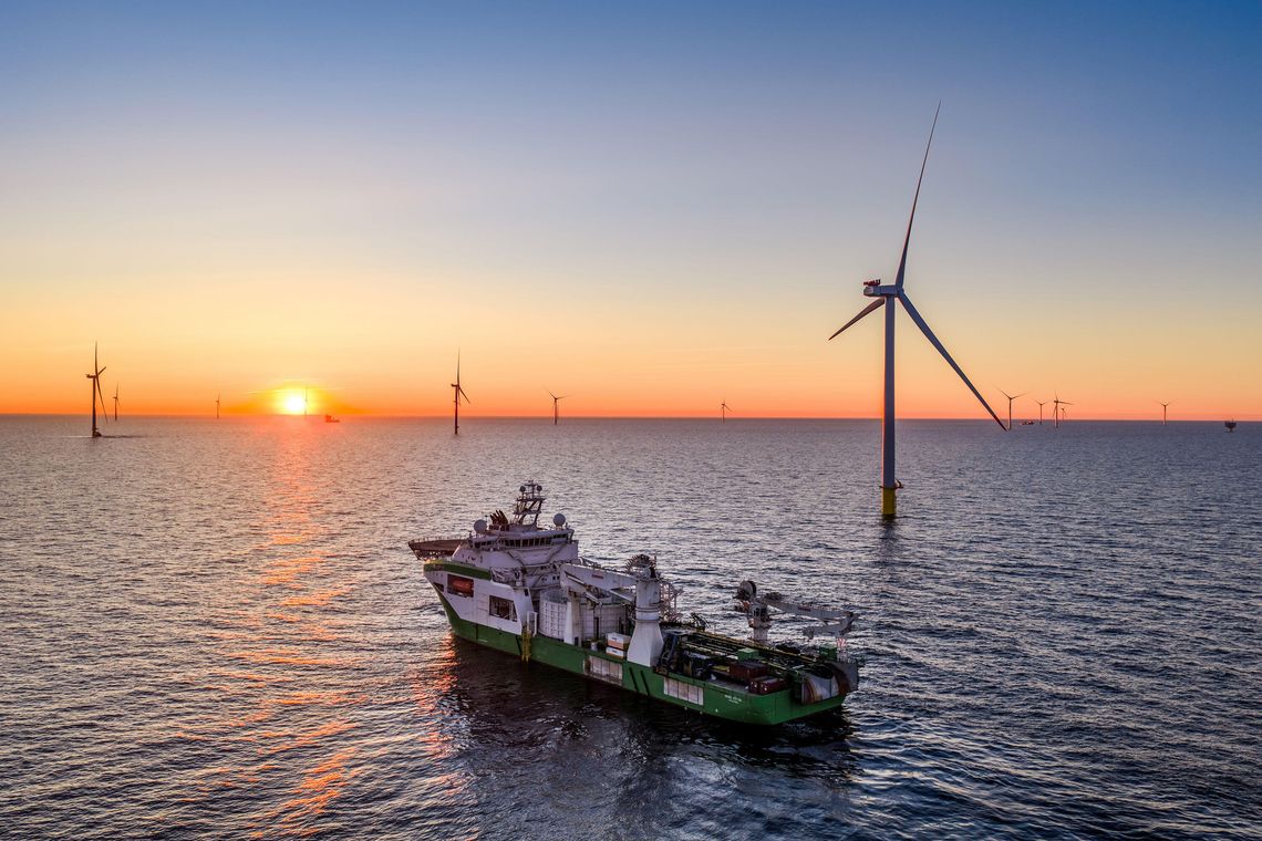 Pierwszy prąd z Baltic Power popłynął do sieci. Historyczny moment dla polskiej energetyki Pierwszy prąd z Baltic Power popłynął do sieci. Historyczny moment dla polskiej energetyki