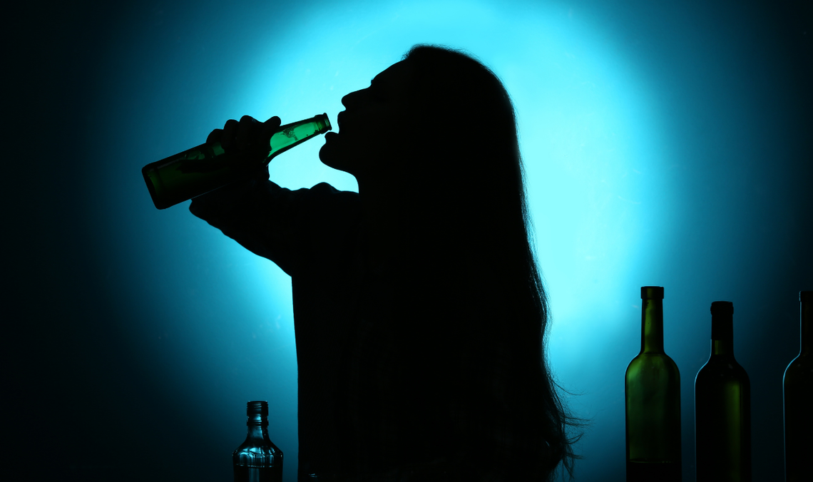 Pijane wakacje. Czy dzieci piją alkohol? Lekarze: „Oczywiście, i to coraz częściej” Pijane wakacje. Czy dzieci piją alkohol? Lekarze: „Oczywiście, i to coraz częściej”