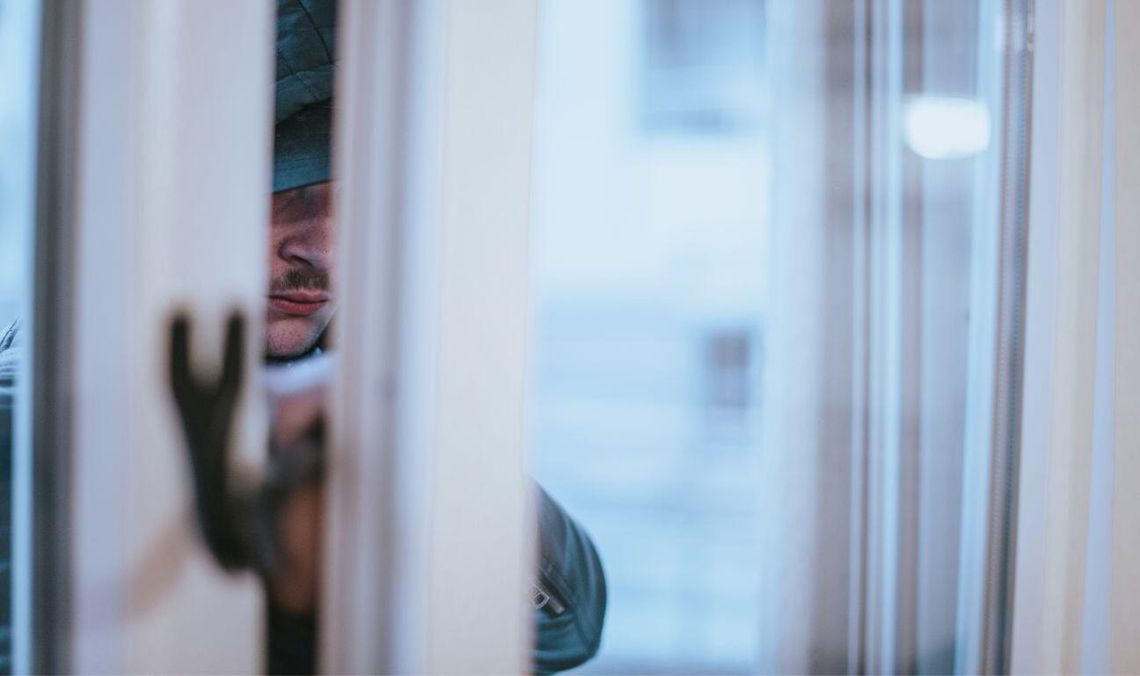 Gdańsk: Pijany włamał się do mieszkania. Śpiącego w łóżku znalazła go właścicielka