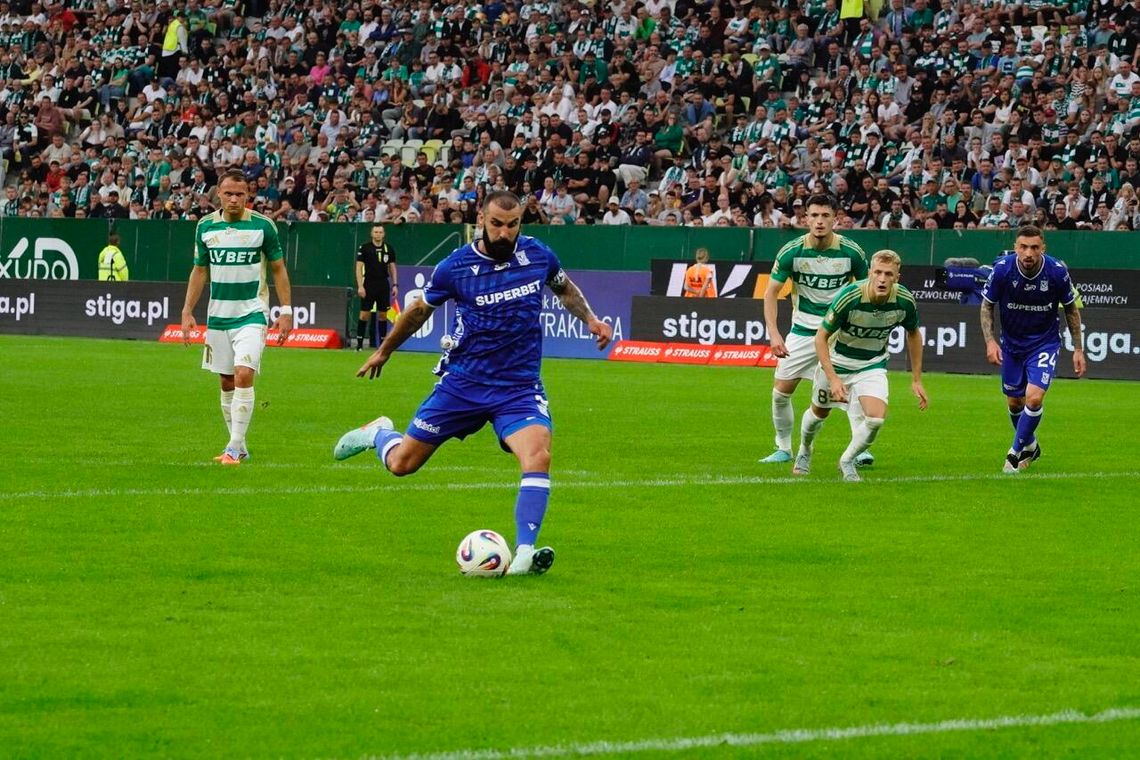 Piłkarski szlagier na Pomorzu! Gryf Słupsk zagra z Lechem Poznań Piłkarski szlagier w Słupsku. Gryf zagra z Lechem Poznań!