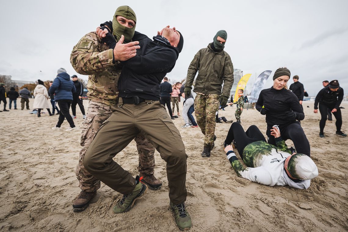  Plaża zmieniła się w poligon komandosów z Formozy 