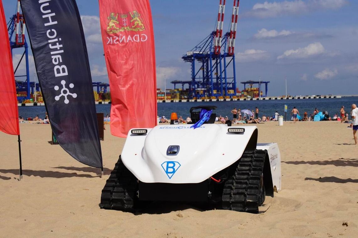 BeBot – nowoczesny robot sprzątający plażę w Gdańsku-Stogach