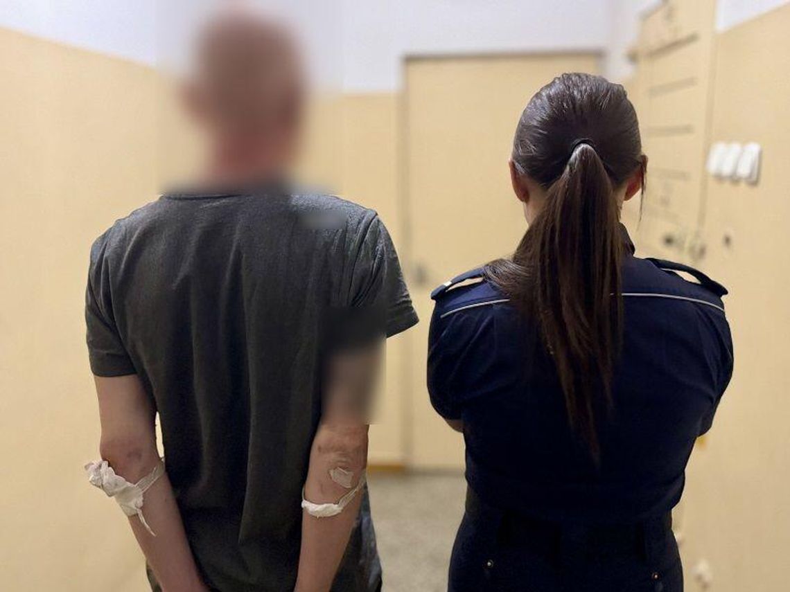Tczew: Po alkoholu rozbił samochód i groził rodzinie policjanta. Miał 3 promile