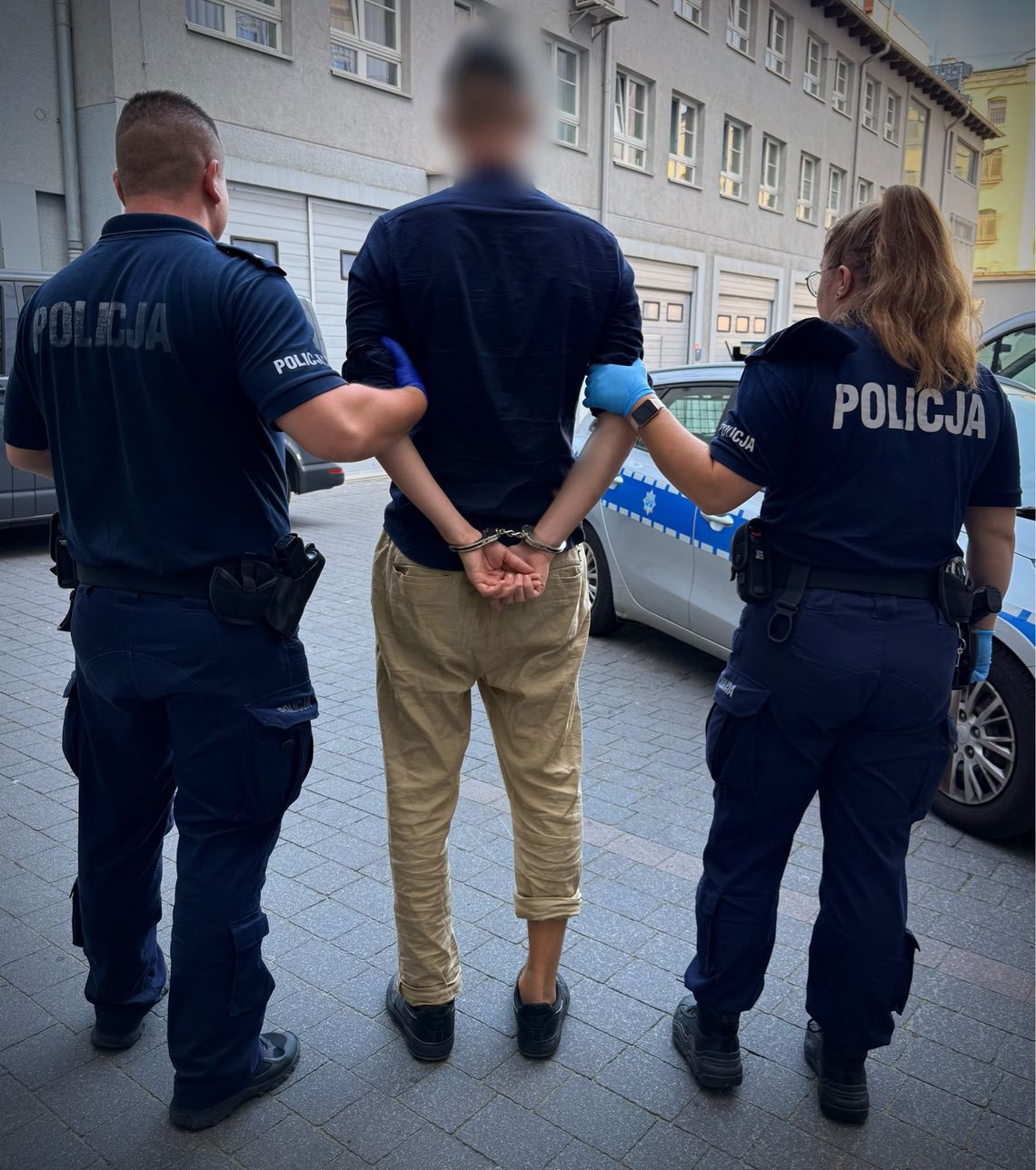 Podszył się pod policjanta i przyszedł po pieniądze. Wpadł podczas odbioru paczki Gdańsk: Podszył się pod policjanta i przyszedł po pieniądze