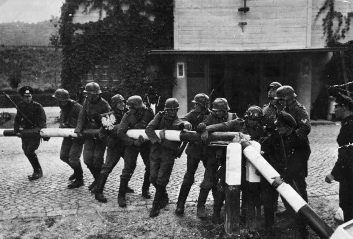 Polacy w Waffen SS? Kontrowersyjna książka o mieszkańcach Pomorza w szeregach Himmlera Polacy w Waffen SS? Kontrowersyjna książka o mieszkańcach Pomorza w szeregach Himmlera