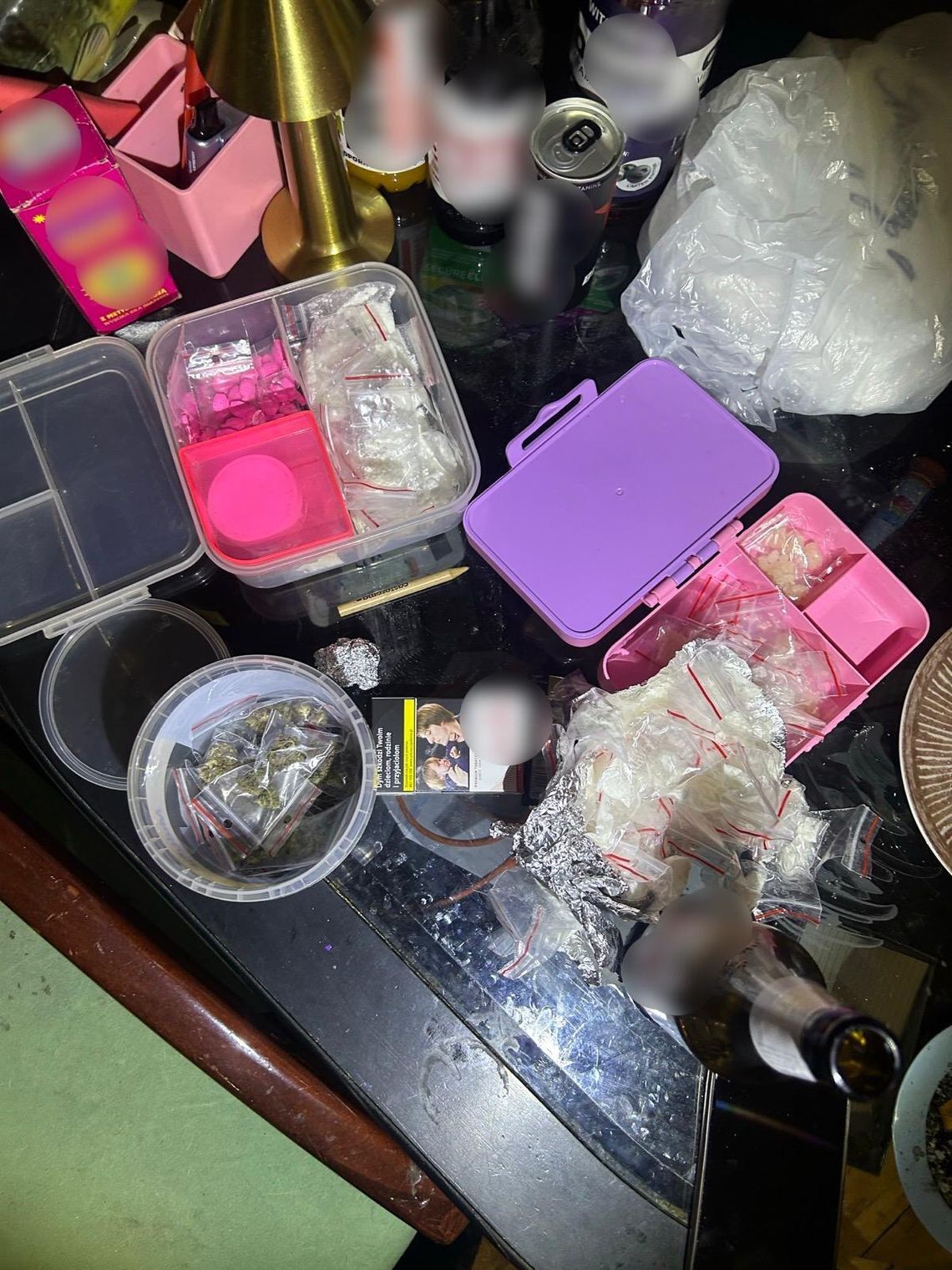 Policyjna akcja przeciw pseudokibicom na Pomorzu. Tysiące kontroli, ponad 30 zatrzymanych Policyjna akcja przeciw pseudokibicom na Pomorzu. 18 zatrzymanych, tysiące kontroli