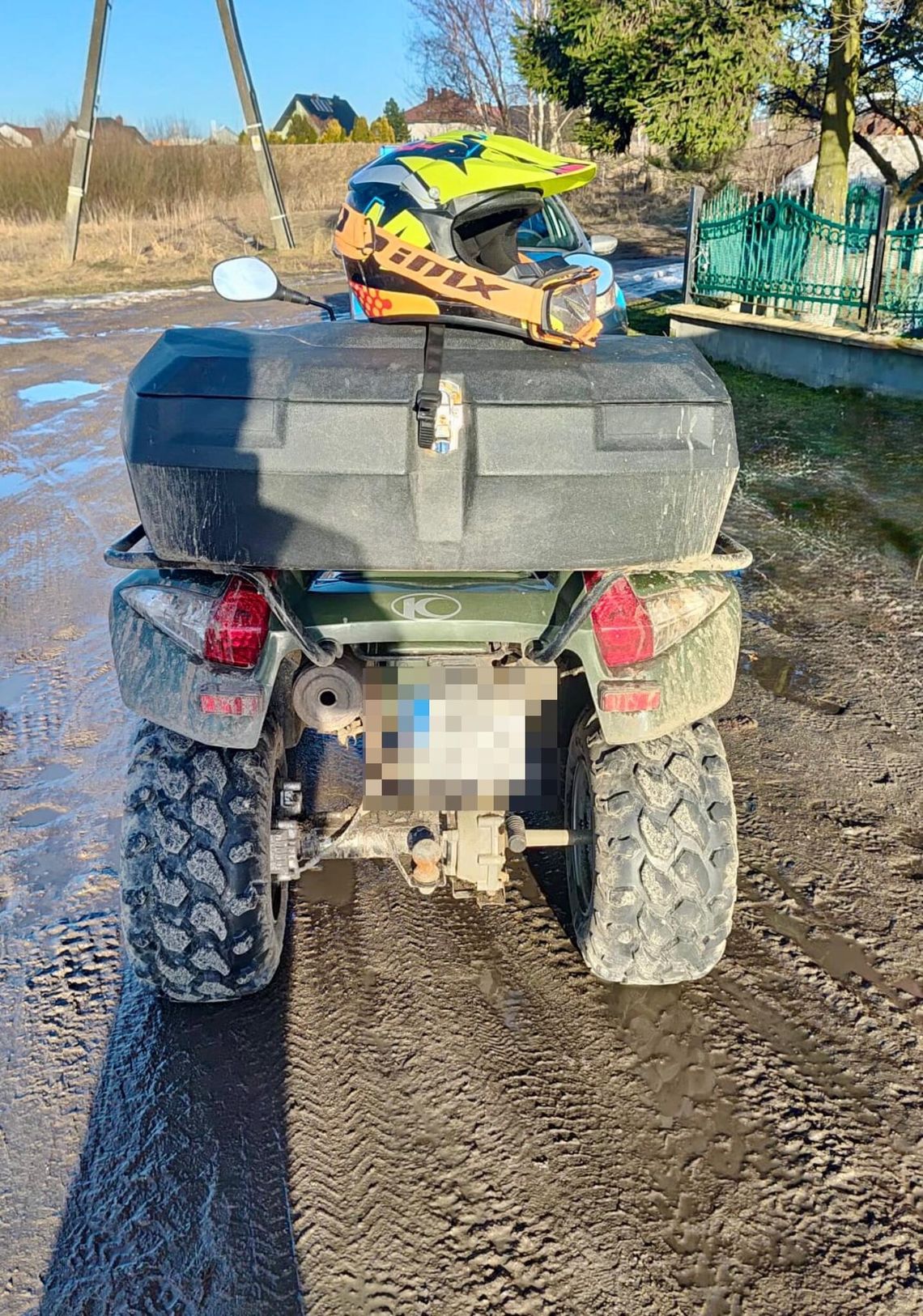 Policyjny pościg za 12-latkiem na quadzie. Zabrał go ojcu, uciekał, bo bał się konsekwencji Sierakowice: Policyjny pościg za 12-latkiem na quadzie. Zabrał go ojcu