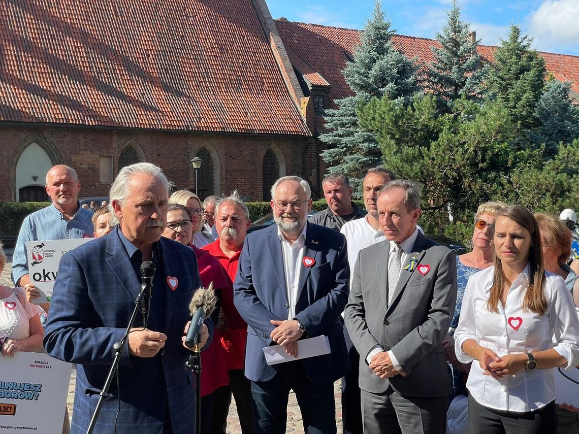 Polityczne oblężenie Malborka. Parlamentarzyści PO podeszli zbyt blisko murów i... min. Glińskiego