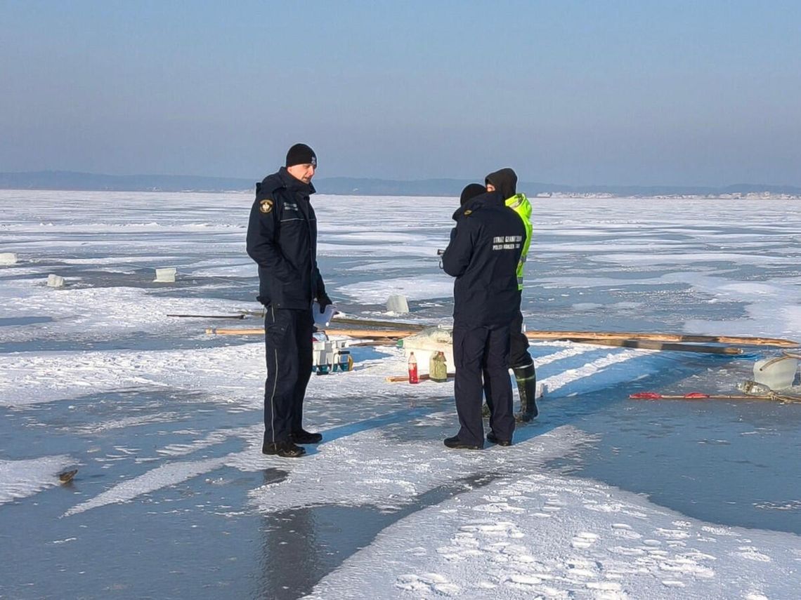 Polscy wędkarze łowili ryby zbyt blisko granicy. Rosjanie wysłali poduszkowiec Polscy wędkarze łowili ryby na Zalewie Wiślanym pod okiem... Rosjan
