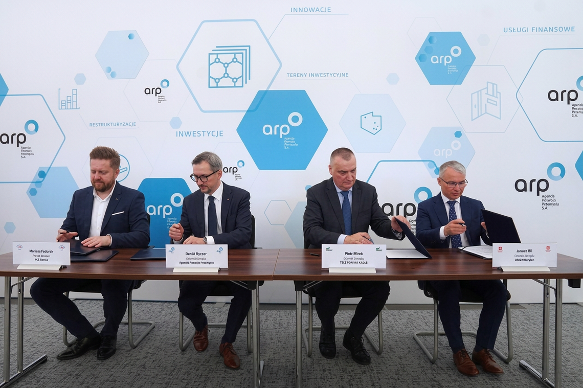 Polska buduje pierwszy kablowiec. Dzięki niemu prąd z farm wiatrowych na morzu popłynie do domów Polska buduje pierwszy kablowiec. Dzięki niemu prąd z farm wiatrowych na morzu popłynie do domów