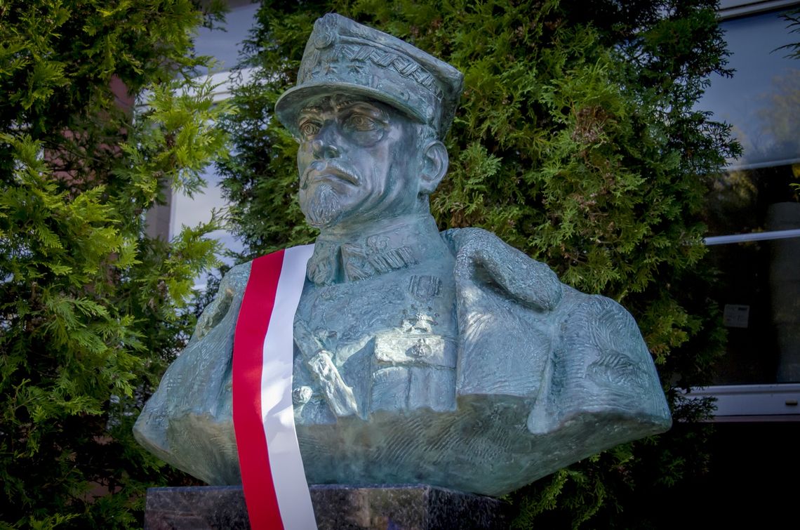 Pomnik generała Józefa Hallera odsłonięty w Kartuzach