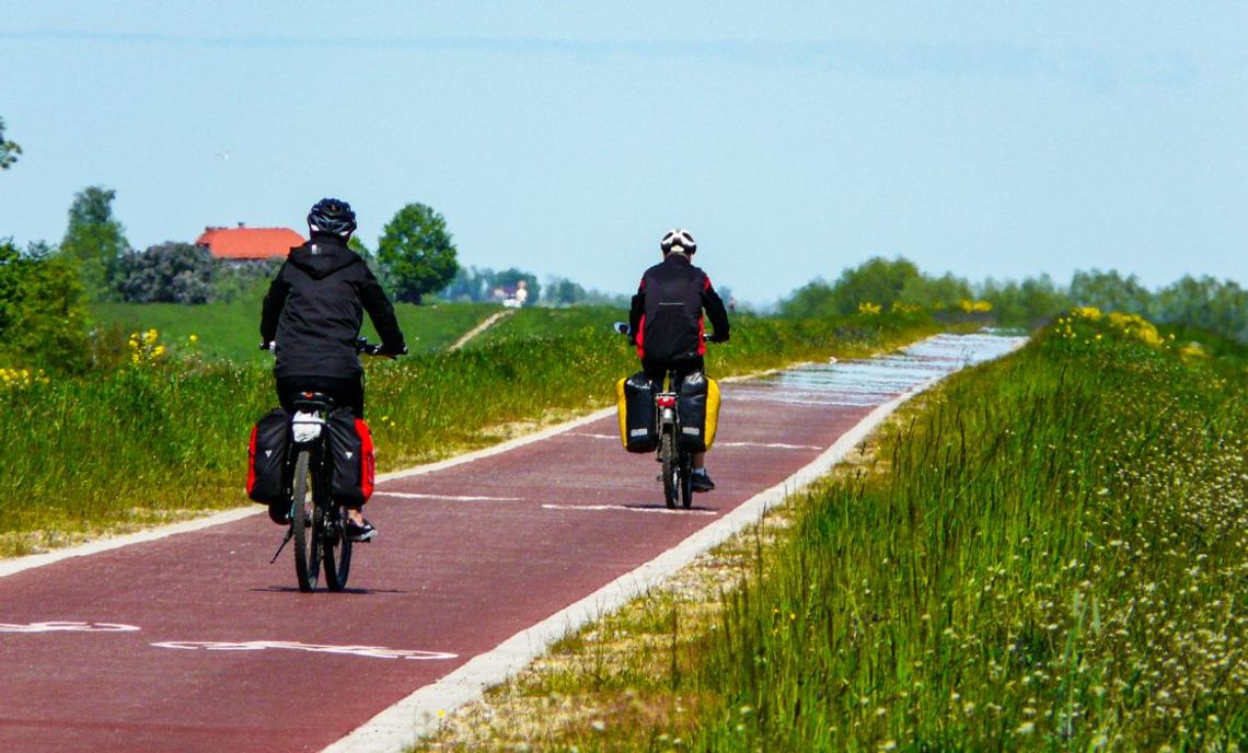 Pomorskie stawia na rowery! 13 km nowych tras połączy cztery gminy rowerzysta na Wiślanej Trasie Rowerowej EuroVelo 9