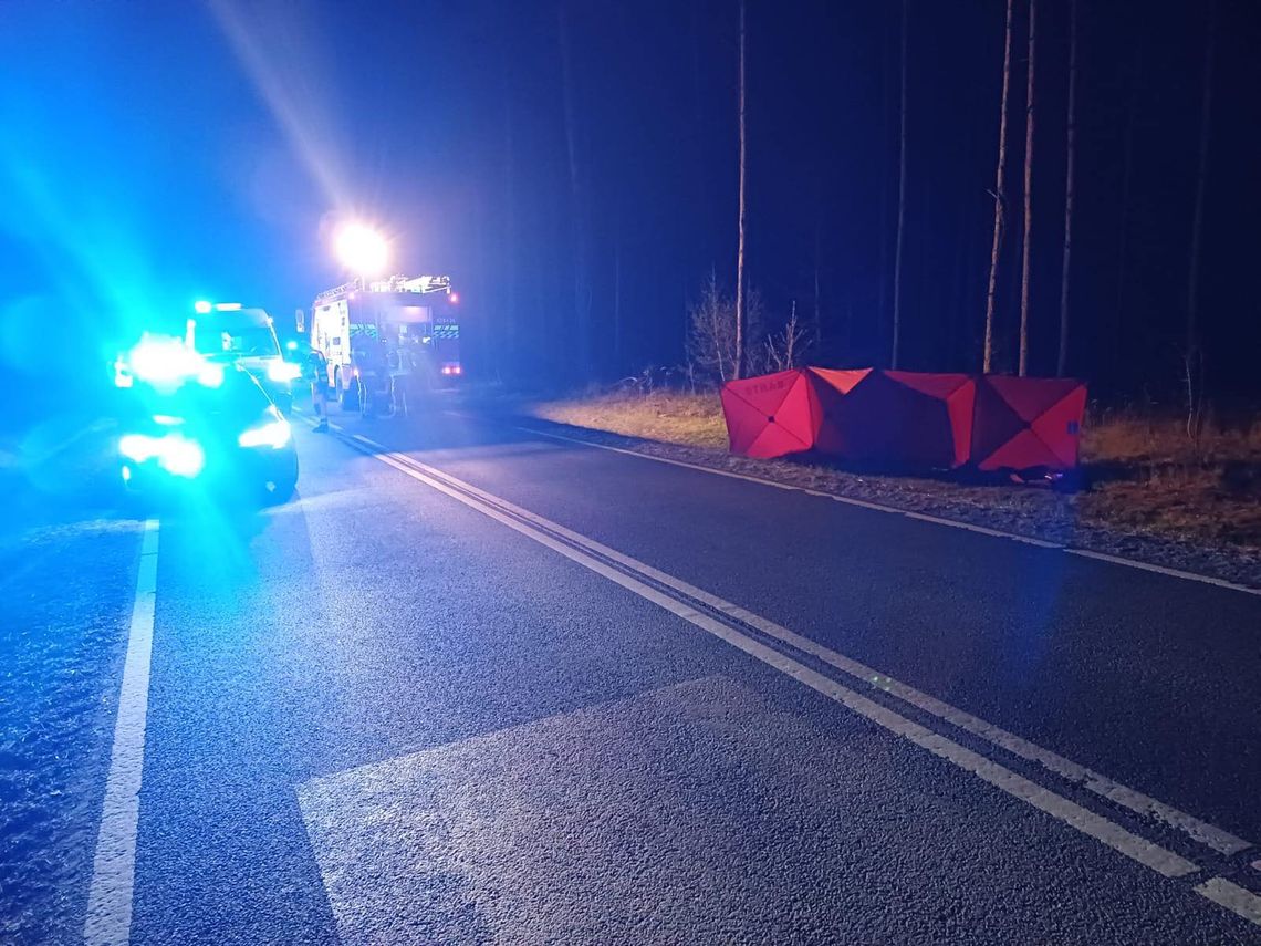 powiat czluchowski,  25-letnia motocyklistka zginęła po uderzeniu w drzewo na odcinku Przytok - Mosiny