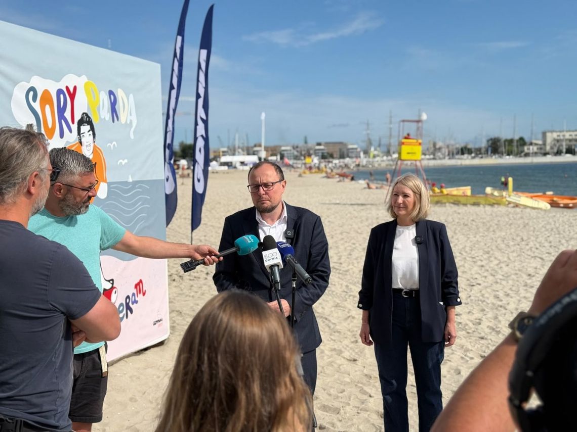 Ponad 155 ton śmieci z gdyńskich plaż. Miasto rusza z nową akcją Ponad 155 ton śmieci z gdyńskich plaż. Miasto rusza z nową akcją