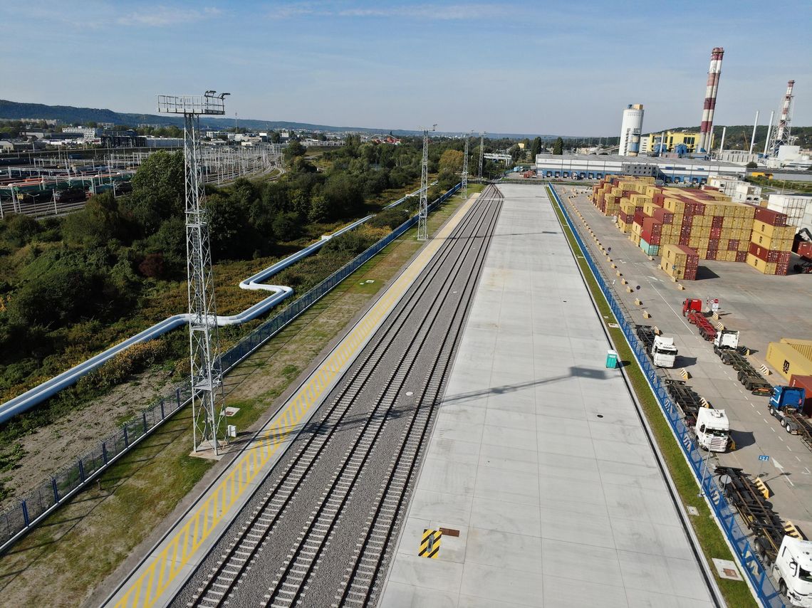 Port Gdynia szuka dzierżawcy nowego terminalu. Będzie obsługiwał transport cywilny i, być może, wojskowy Terminal Intermodalny, Port Gdynia