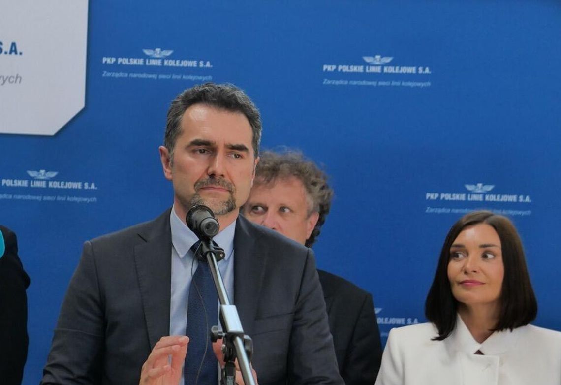 Port Polska to kolej. Dla Pomorza oznacza to nowe magistrale i szybszy dojazd do Warszawy Port Polska to kolej. Dla Pomorza oznacza to nowe magistrale i szybszy dojazd do Warszawy