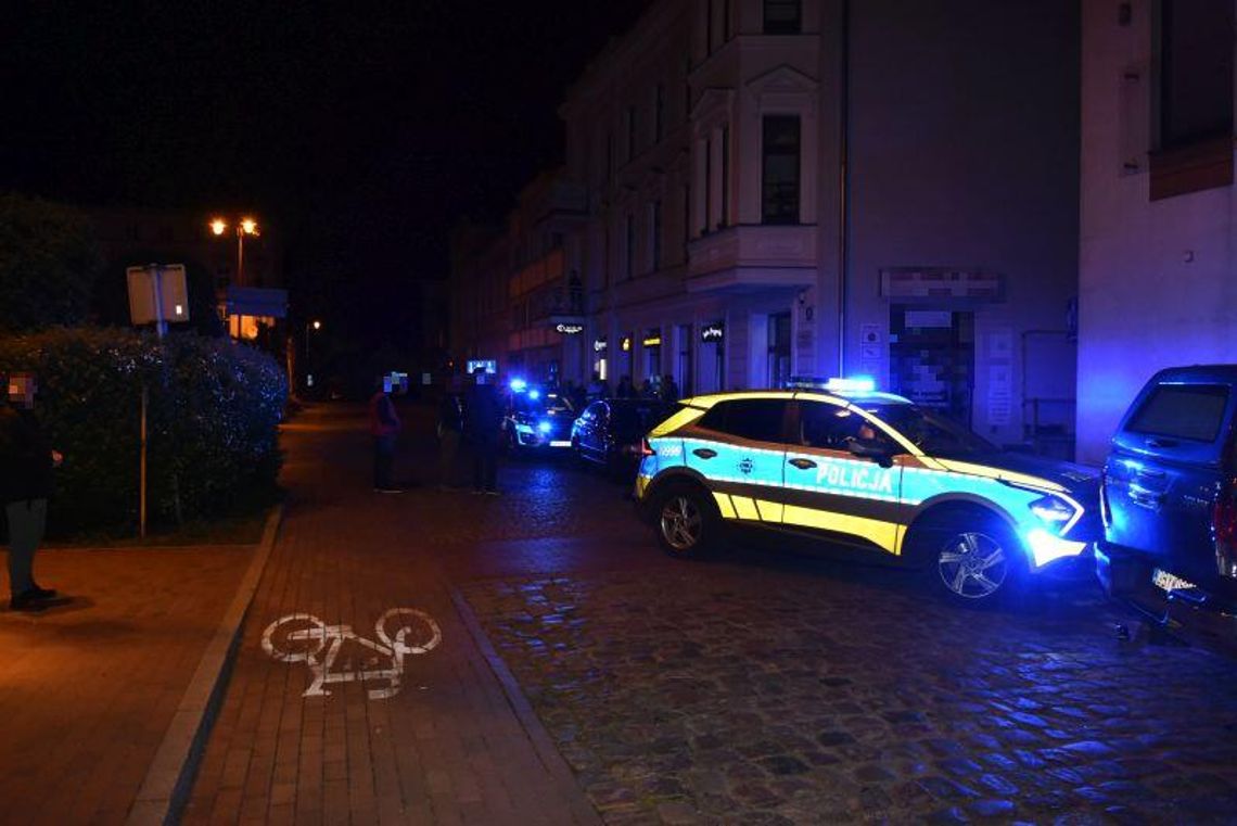 Policyjny pościg ulicami Chojnic zakończony strzałem w opony! Za kierownicą 19-latek