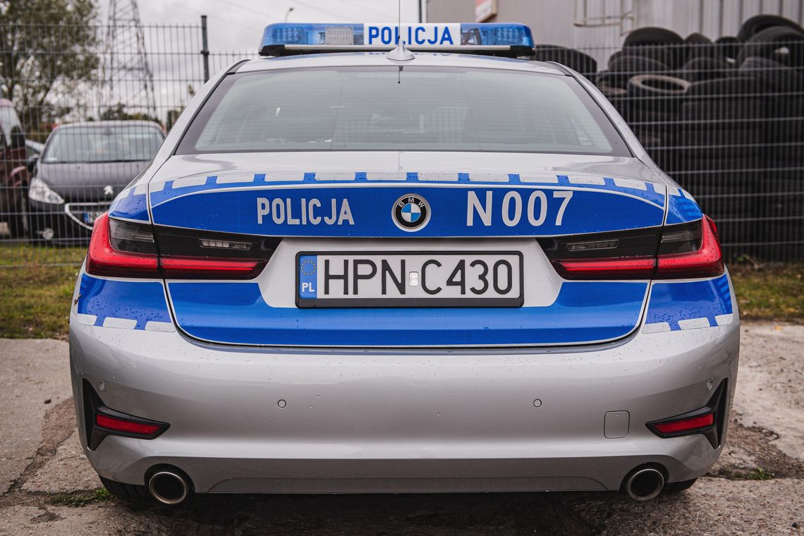 Pościg ulicami Kościerzyny. Poszukiwany 52-latek uciekł policji, w akcji pies tropiący