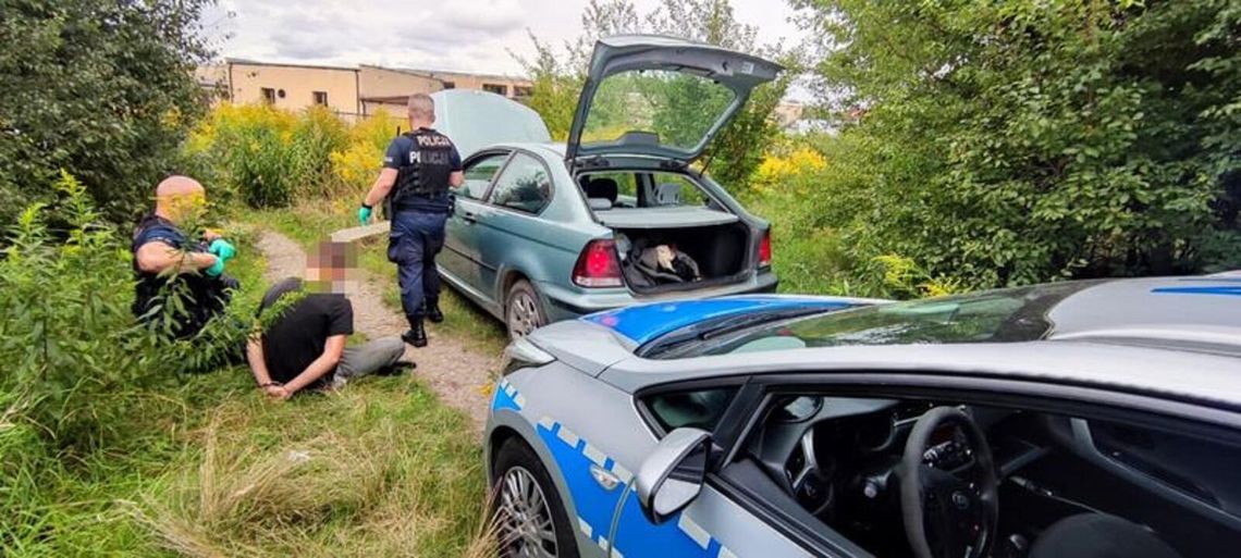 Pościg w Wejherowie! Zatrzymany był pijany, poszukiwany i pod wpływem narkotyków