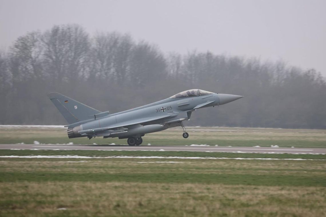 Potężny huk nad Pomorzem! Dwa myśliwce przelatywały nad Trójmiastem. Co się stało? niemiecki myśliwiec EF-2000 Eurofighter, zdjęcie ilustracyjne