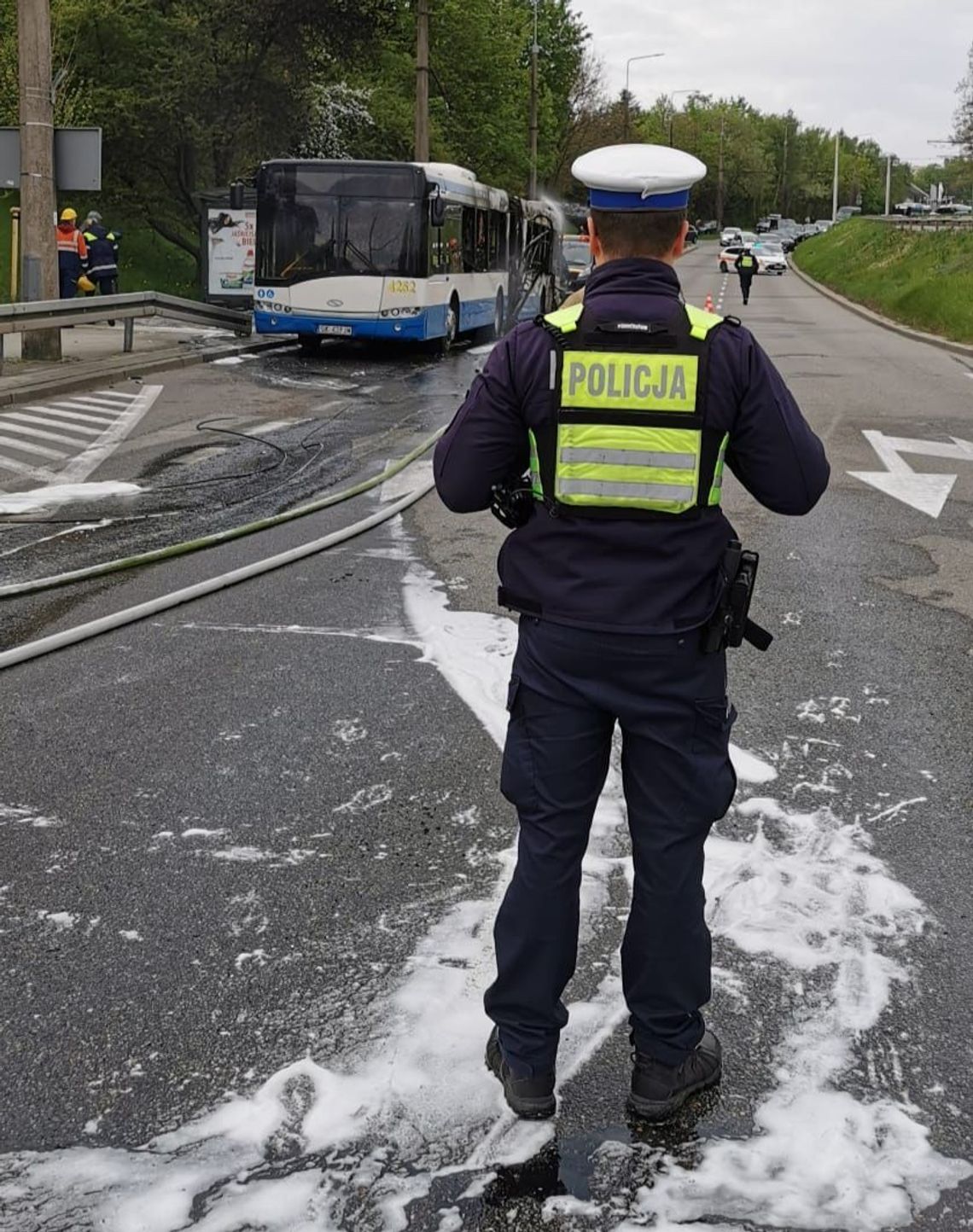 Pożar autobusu w Gdyni. Duże utrudnienia na ul. Wielkopolskiej Pożar autobusu w Gdyni. Duże utrudnienia w ruchu