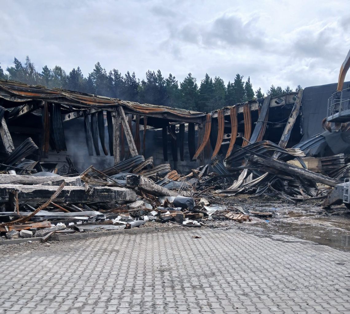 Pożar hali z zabawkami w Gdyni! Śledczy zbadają przyczyny, w tle także wątek dywersji pożar hali magazynowej, Gdynia
