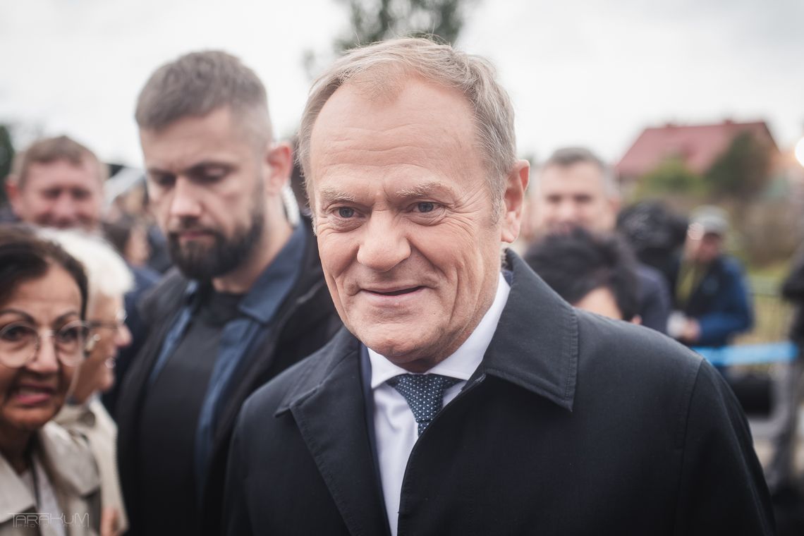 Premier Donald Tusk zaprosił gwiazdy serialu "Stranger Things" do Gdańska Donald Tusk zaprosił gwiazdy "Stranger Things" do Polski