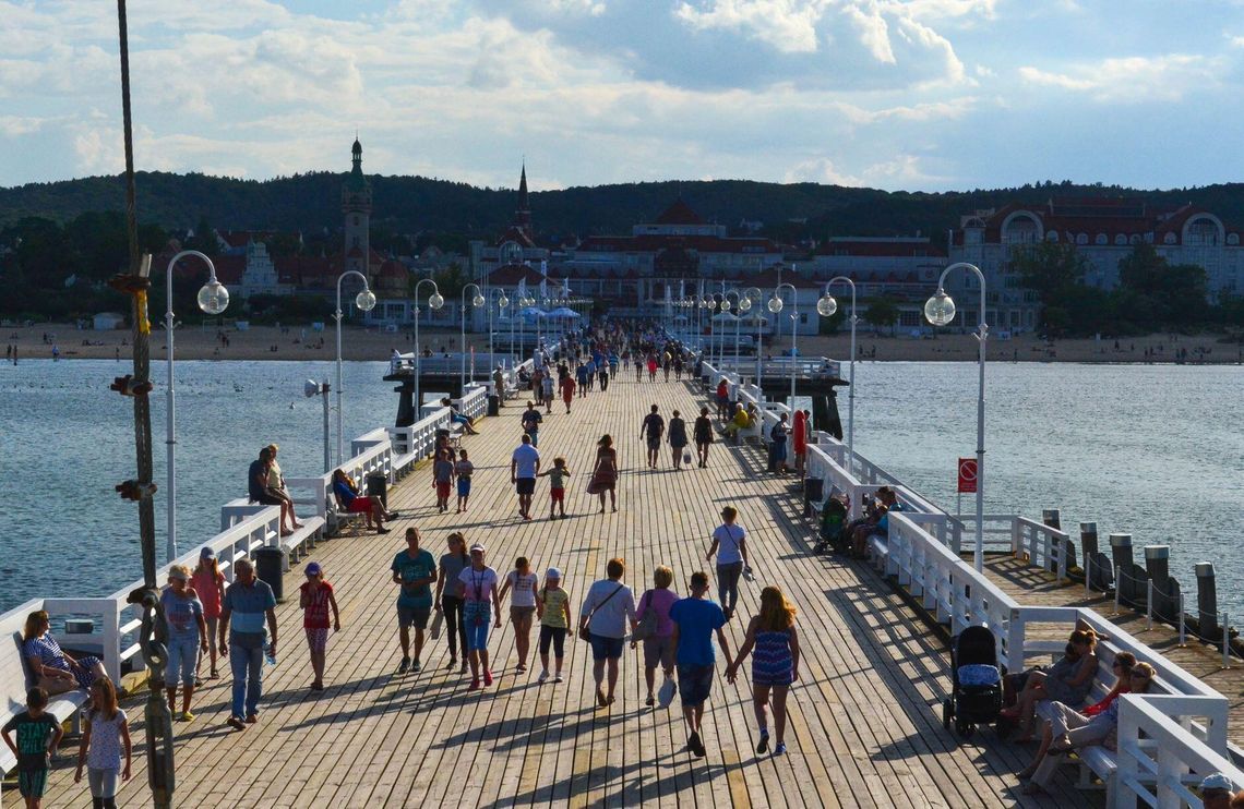 Prestiż nad morzem – dlaczego Sopot przyciąga kadrę zarządzającą i sektor kreatywny? Sopot