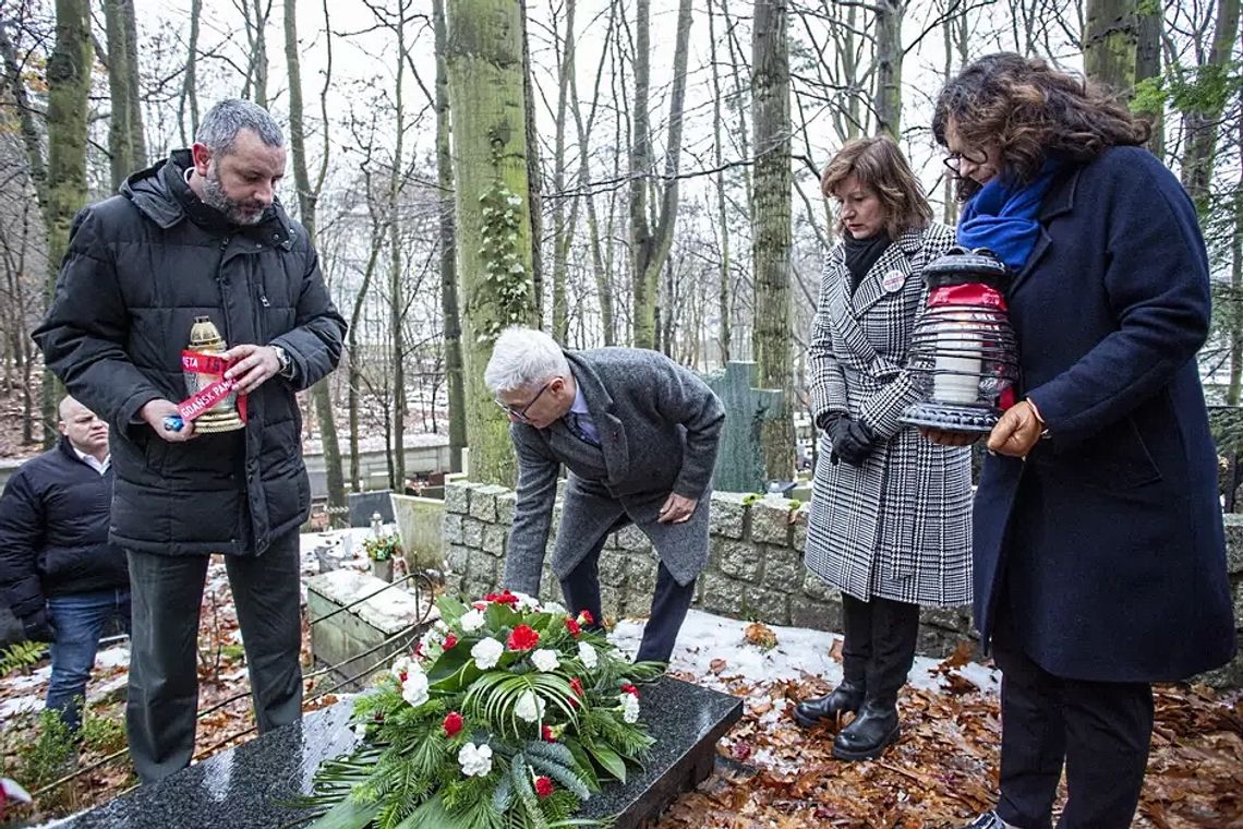 Prezydent Dulkiewicz w imieniu gdańszczan uczciła ofiary Grudnia '70