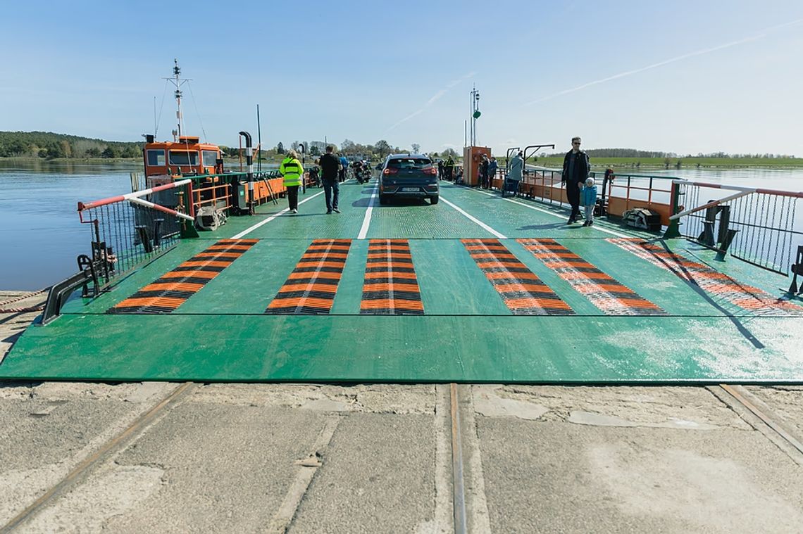 Prom Świbno-Mikoszewo wraca na trasę. Sezonowa przeprawa rusza 1 maja
