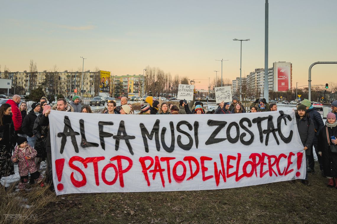 Protest przed Alfa Centrum w Gdańsku. Mieszkańcy Przymorza nie chcą likwidacji galerii Protest przed Alfa Centrum w Gdańsku. Mieszkańcy Przymorza nie chcą likwidacji galerii