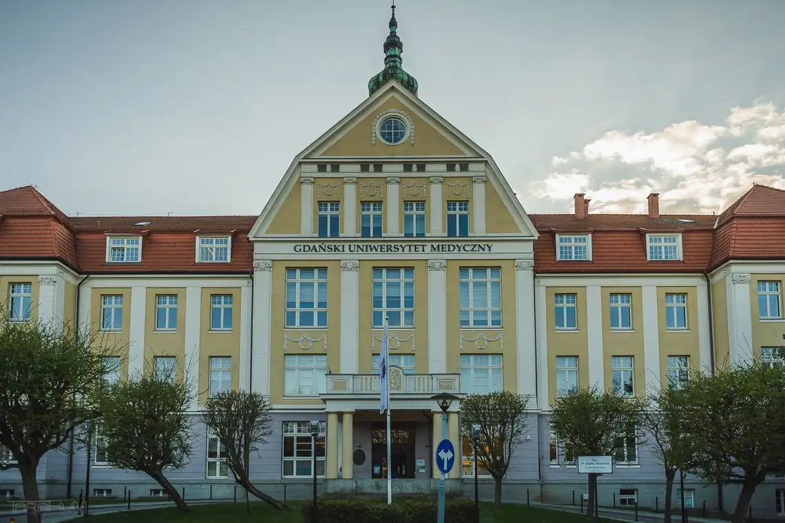 Jest prywatna Gdańska Akademia Medyczna. Władze GUMed zaniepokojone GUMed sprzeciwia się nazwi eprywatnej uczelni, Gdańska Akademia Medyczna Nauk Stosowanych