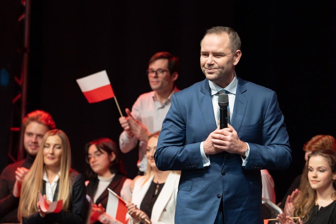 Karol Nawrocki dostał mieszkanie za opiekę? Za DPS starszego mężczyzny płaci miasto Gdańsk Karol Nawrocki