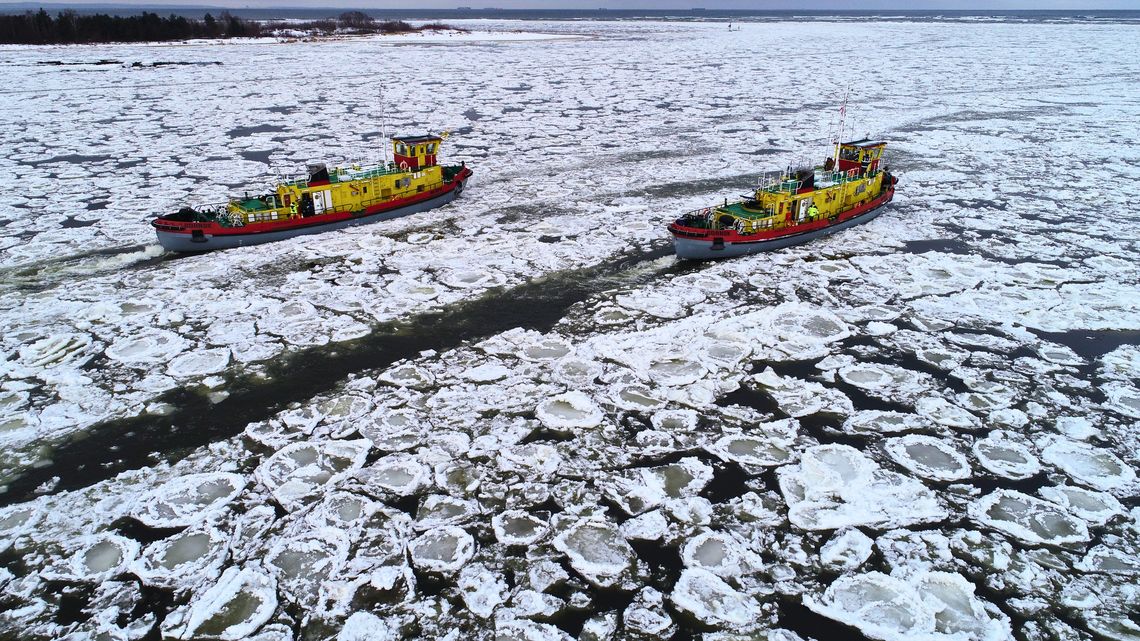 Puma, Tygrys i Rekin już w akcji! Lodołamacze ruszyły na Wisłę Puma, Tygrys i Rekin już w akcji! Lodołamacze ruszyły na Wisłę