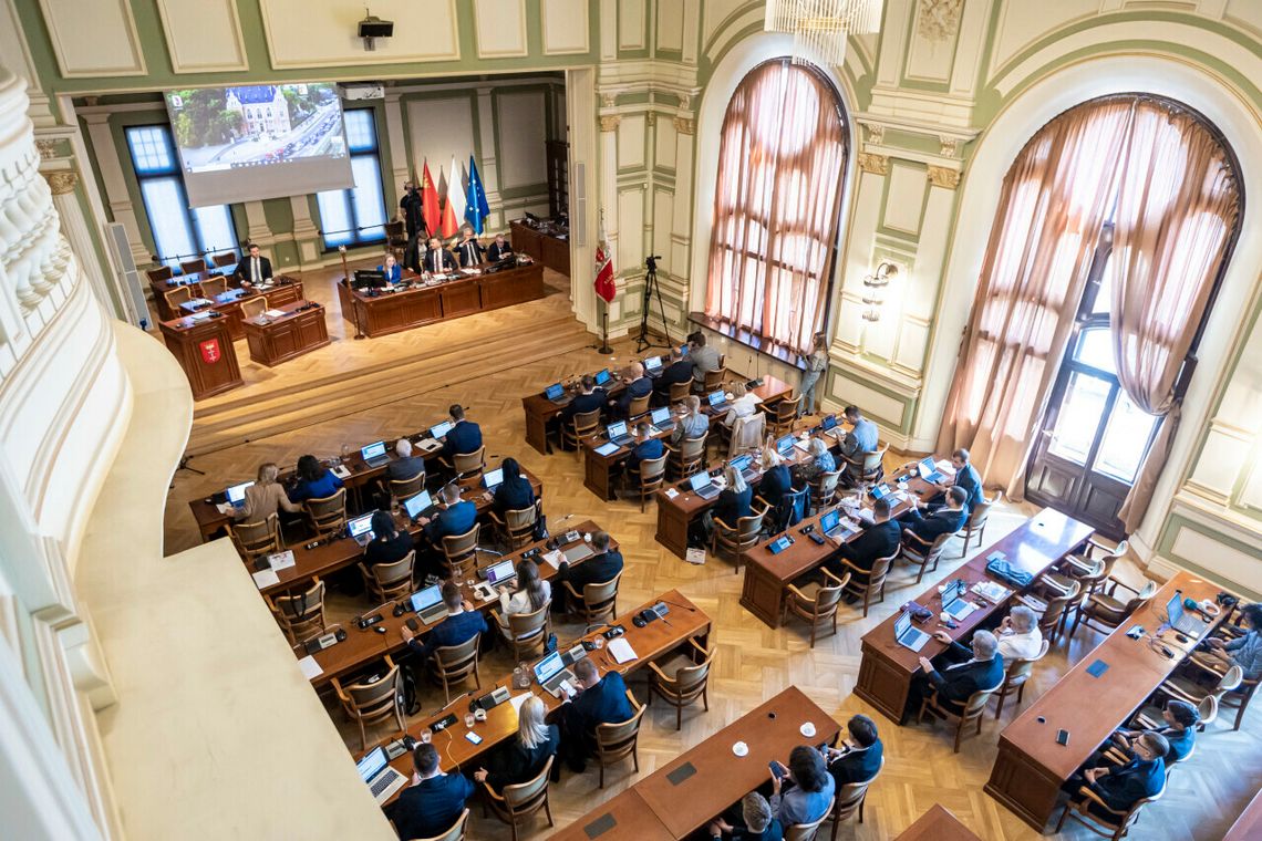 Rada Miasta Gdańska: długie czekanie na krótką sesję