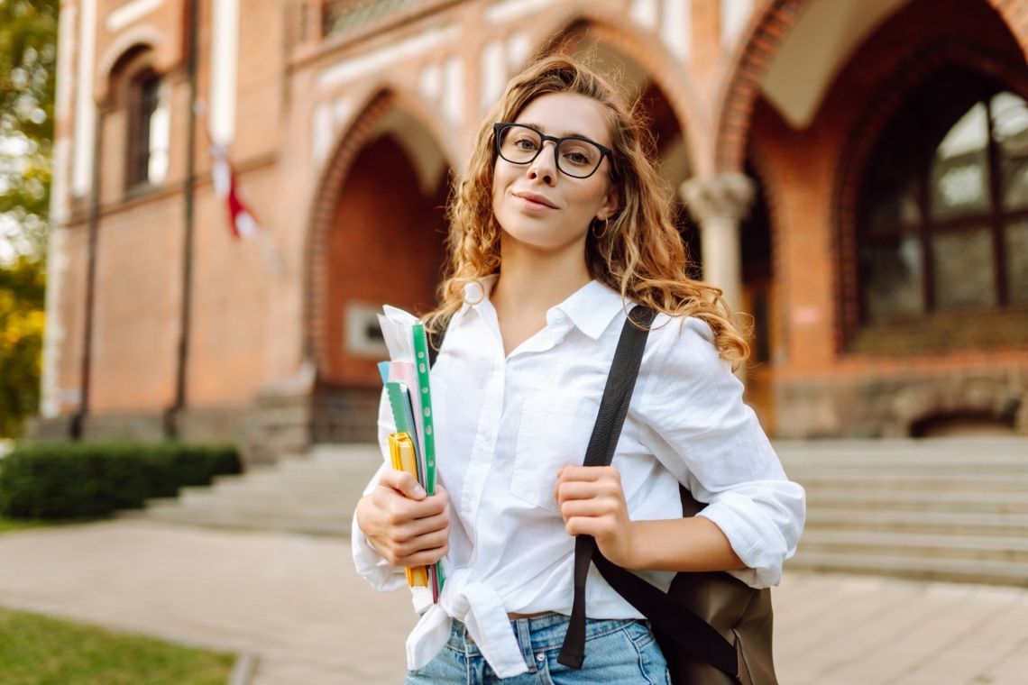 studentka, studia, zdjęcie ilustracyjne