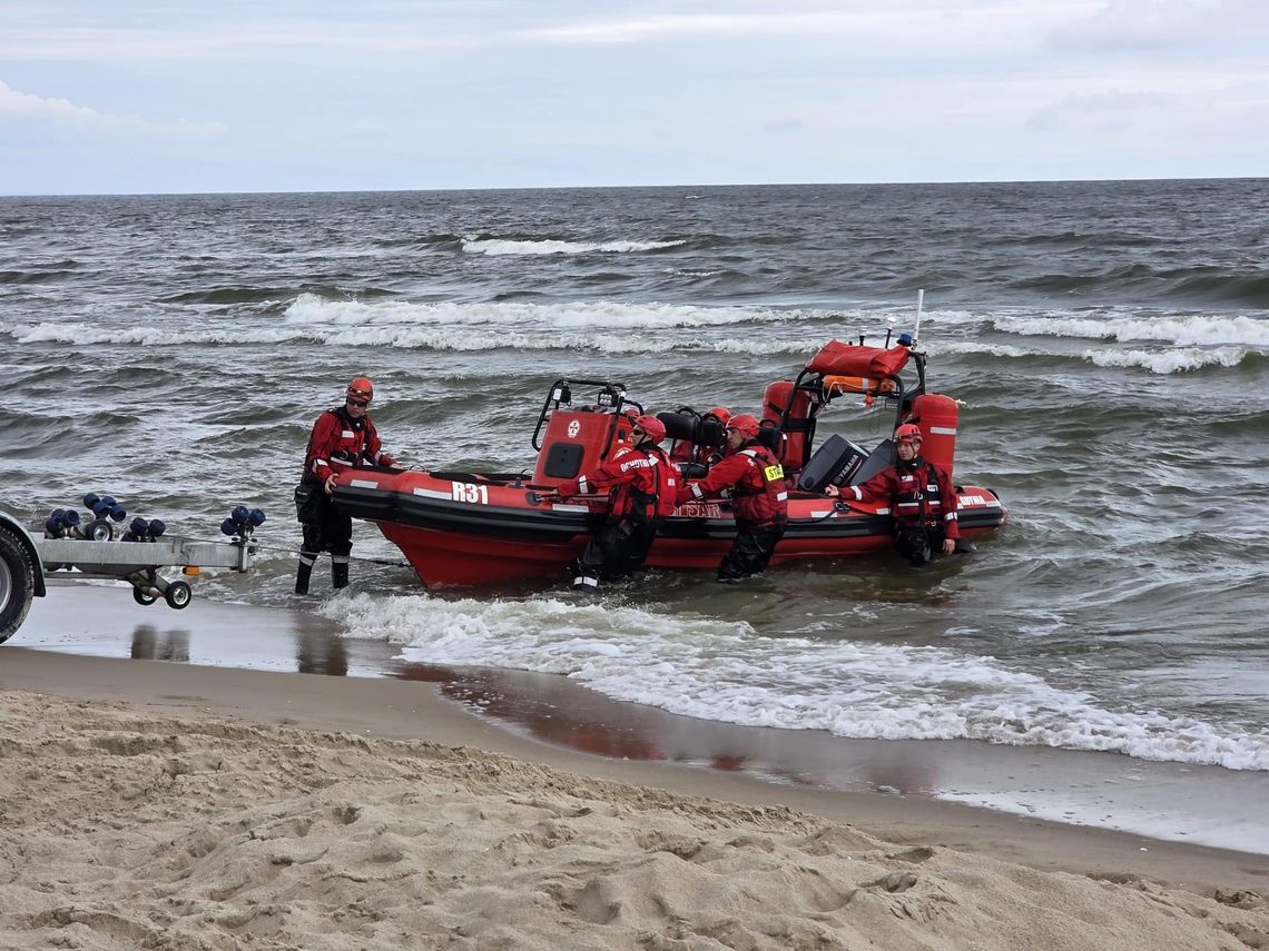 ćwiczenia ratowników na Mierzei Wiślanej