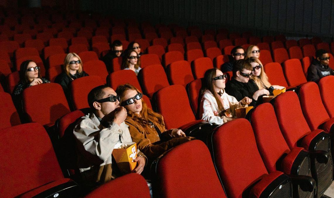 Reklamy w kinie? Ten serwis zdradza, kiedy naprawdę zaczyna się seans
