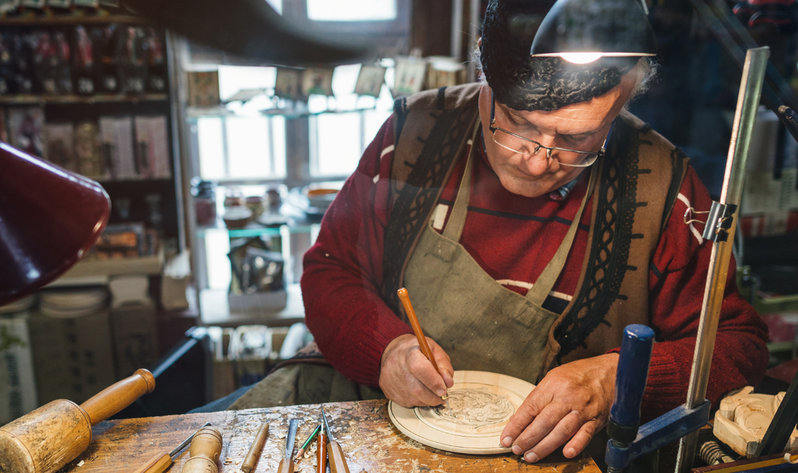Rekordowa liczba pracujących emerytów. Już prawie 900 tys. seniorów dorabia