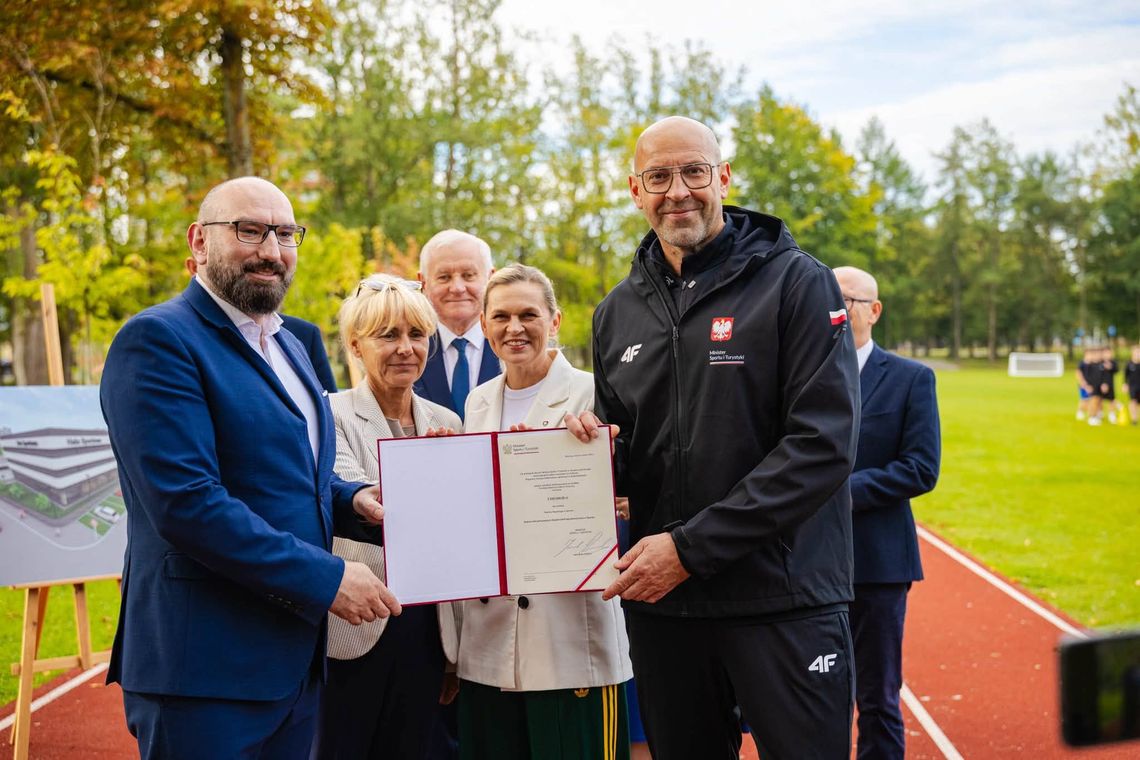 podpisanie umowy na budowę hali sportowej w Zespół Szkół Agrotechnicznych, Słupsk