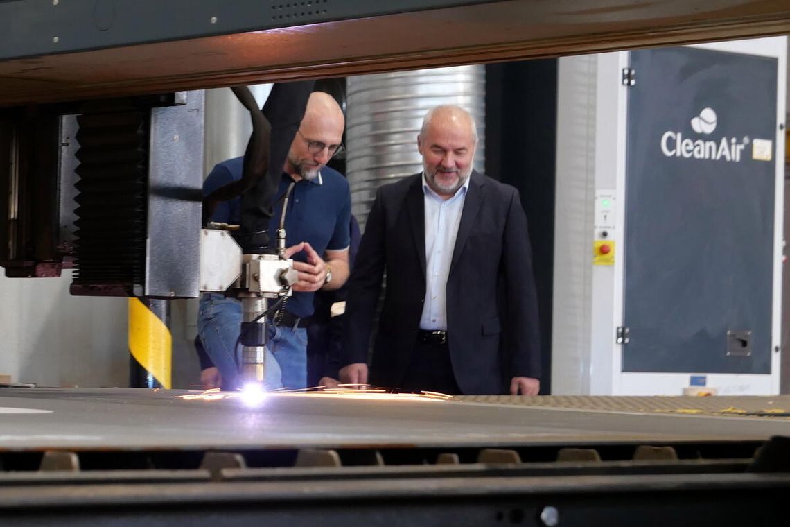 Remontowa Shipbuilding buduje piąty prom elektryczny dla Szkocji. Rozpoczęto cięcie blach Remontowa Shipbuilding buduje piąty prom elektryczny dla Szkocji. Rozpoczęto cięcie blach