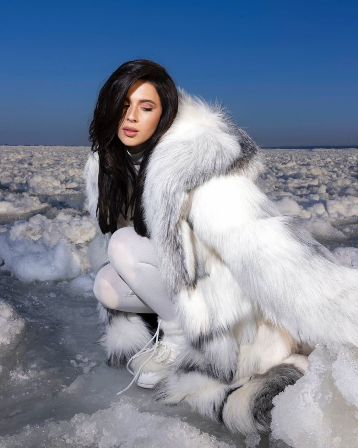 Roxie Węgiel w arktycznej scenerii! Teledysk powstał na plaży w Mikoszewie