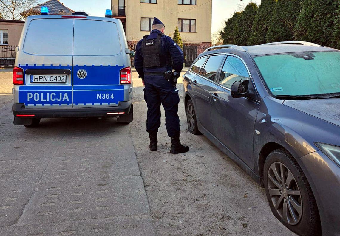 policjant, uszkodzne samochody, Rumia