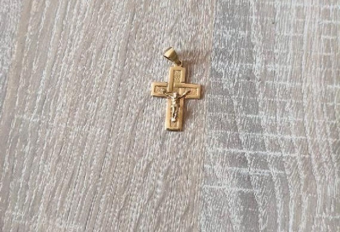 skradziony złoty krzyżyk, Rumia