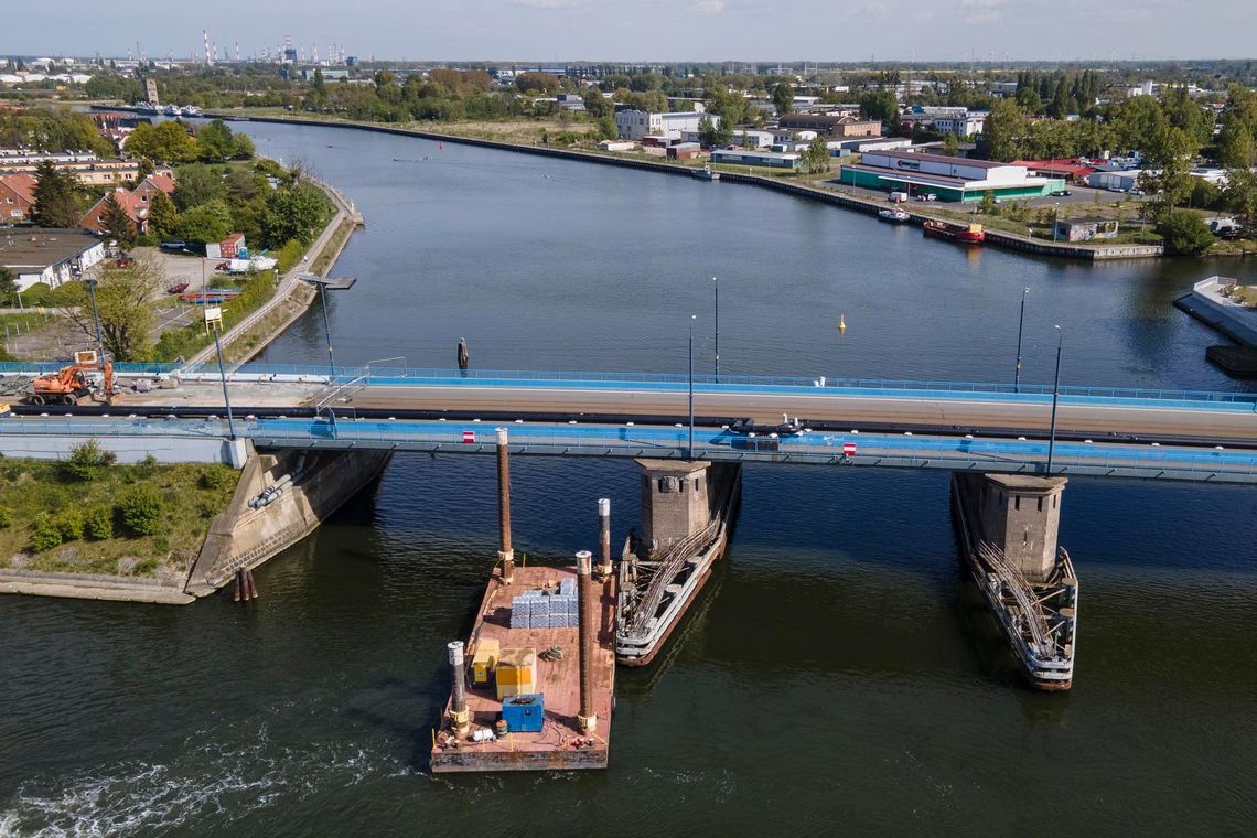 Ruszają prace naprawcze przy Moście Siennickim. Kiedy wrócą na niego piesi i rowerzyści?