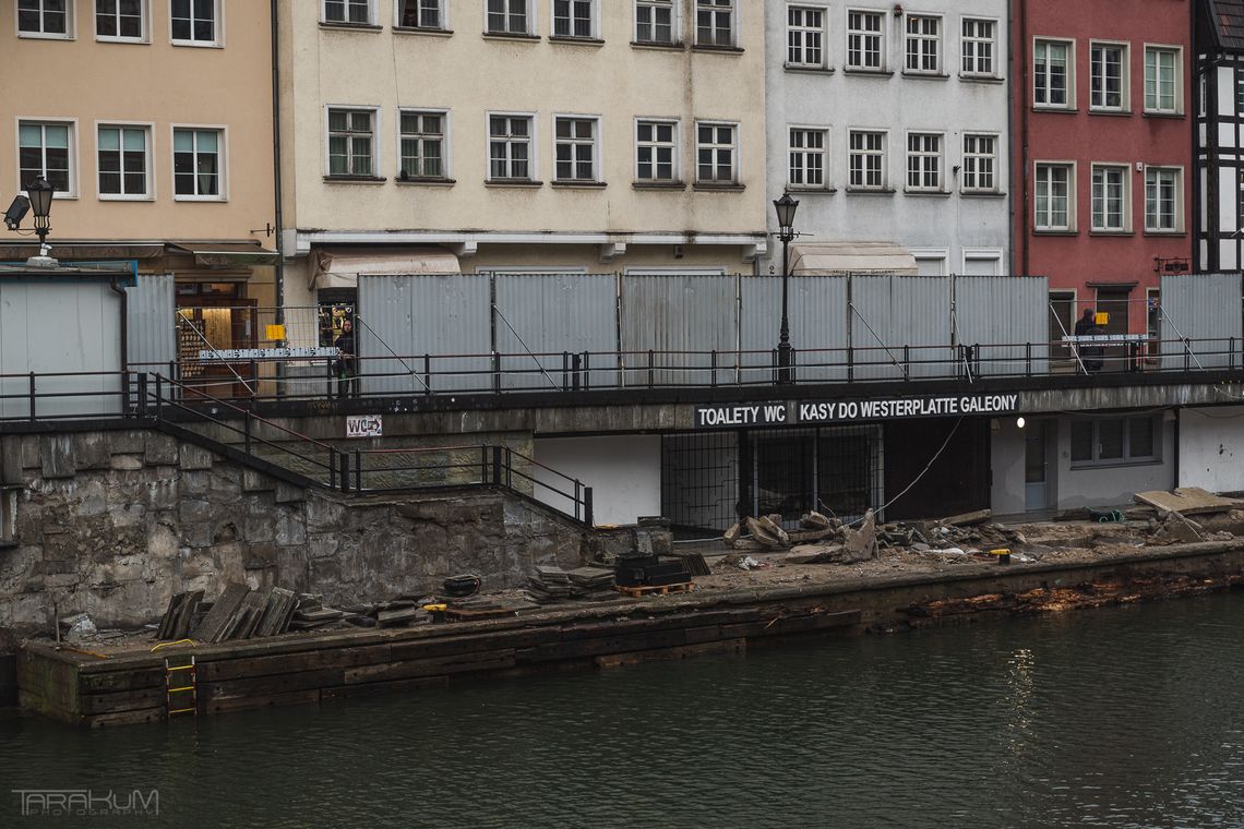 Ruszyła rozbiórka Długiego Pobrzeża. Mimo protestów przedsiębiorców