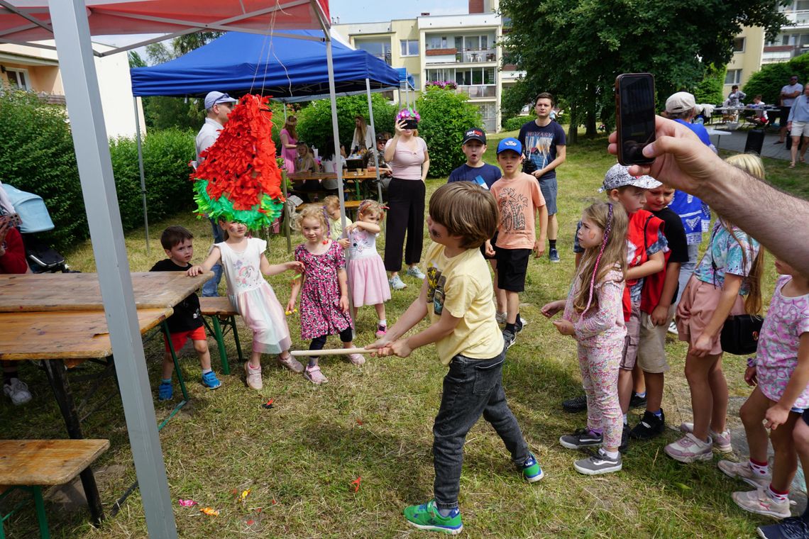 Sąsiedzki Festyn w Sopocie. Najsmaczniejsze cukierki wybija się kijem