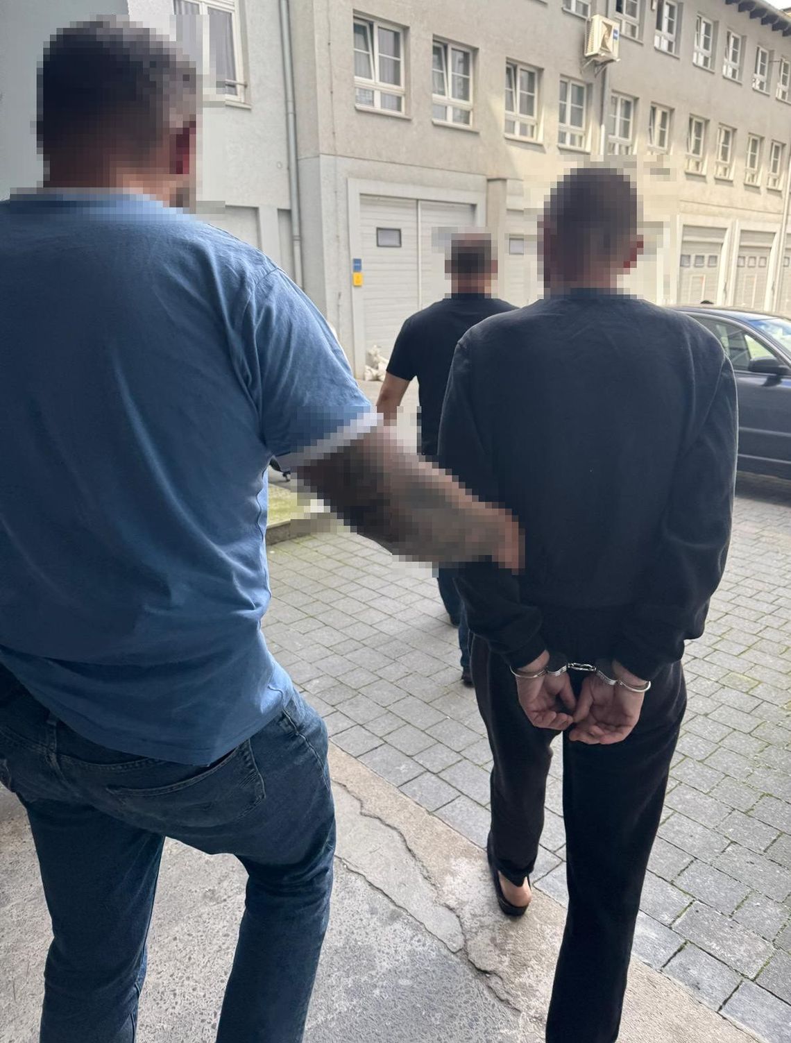 Gdańsk: Znaleźli go w samochodzie z raną od noża. Sprawca usłyszał zarzut usiłowania zabójstwa