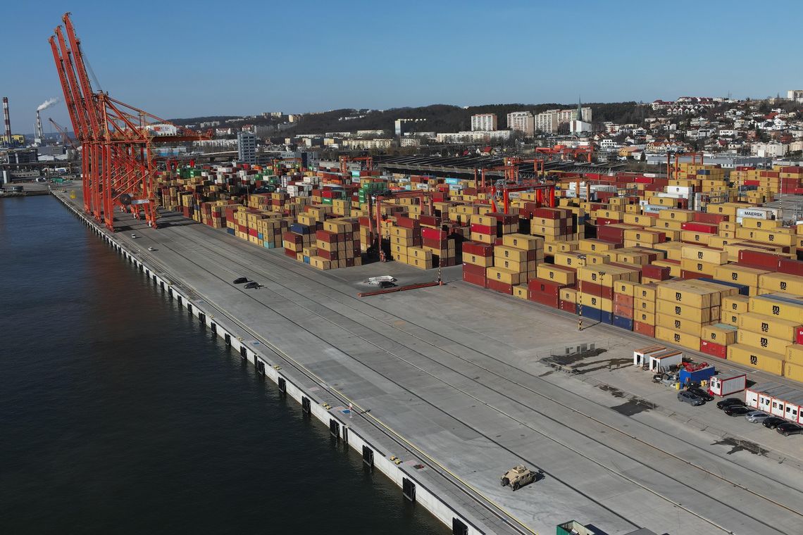 Silny port to port gotowy na obecny rynek i odporny na przyszłe zmiany Nabrzeże Helskie, Port Gdynia